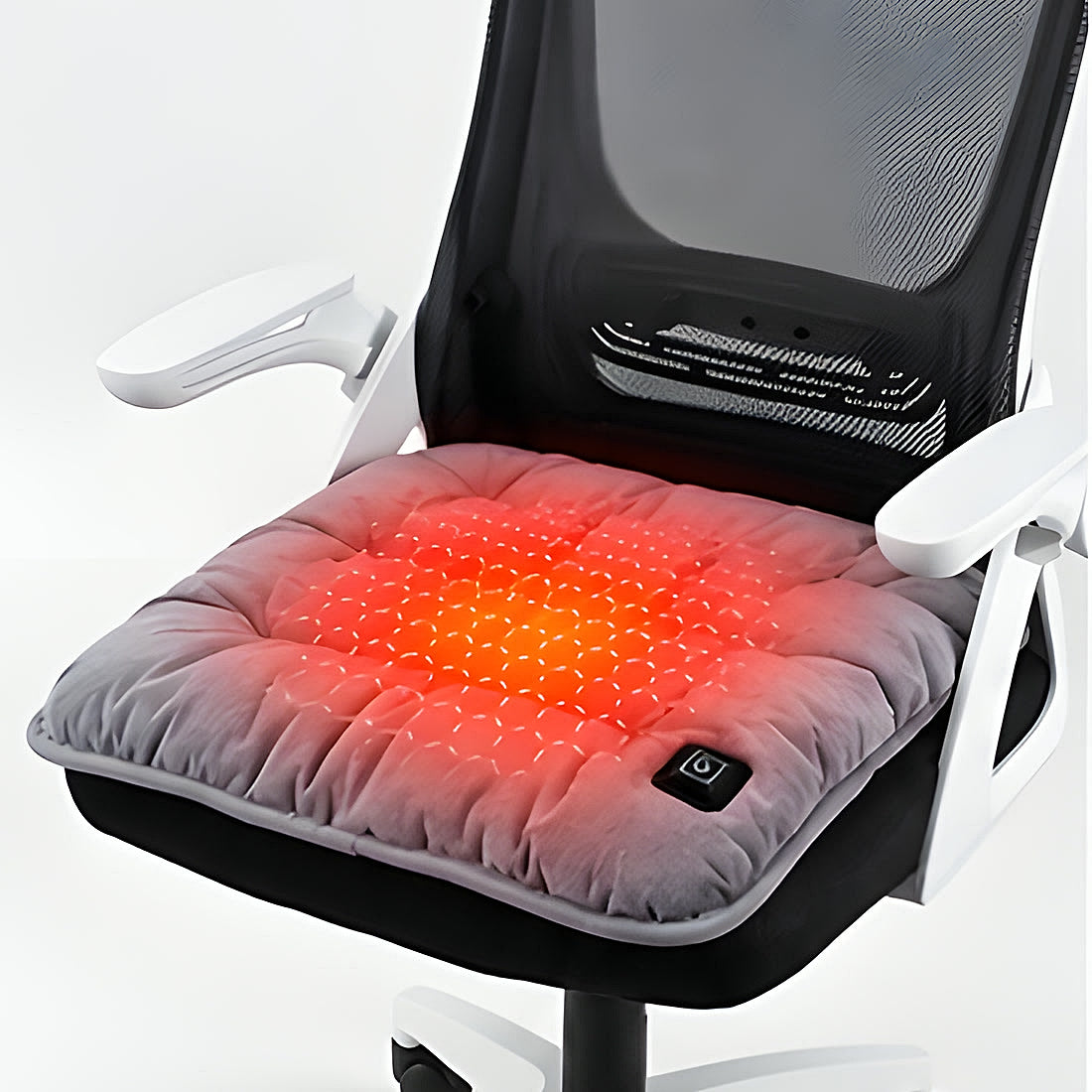 Coussin chauffant gris posé sur une chaise de bureau